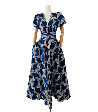Robe Infinity en wax - Fleurs Bleu Roi - Poches / avec D'autres Choix Motif
