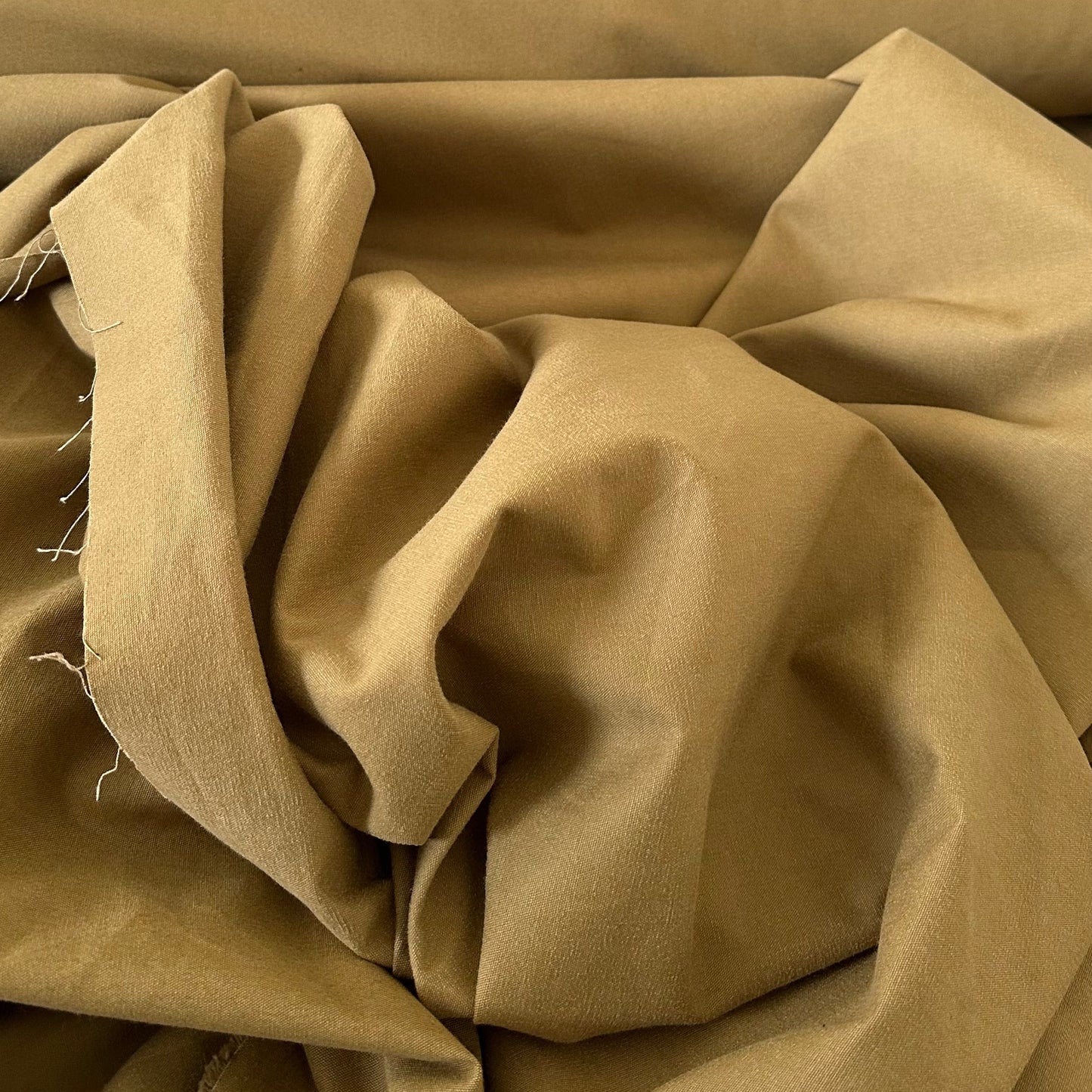 Gabardine 100 % coton kaki clair – Coupon 3 mètres