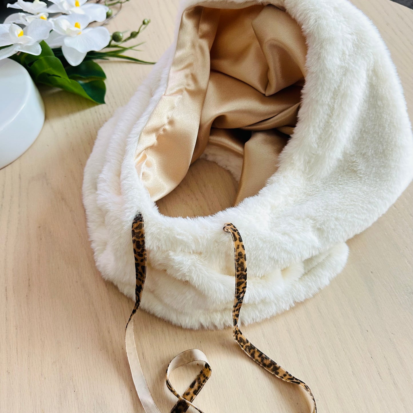 Cagoule chaude en fausse fourrure - Cagoule intérieur Satin anti casse cheveux - Haven