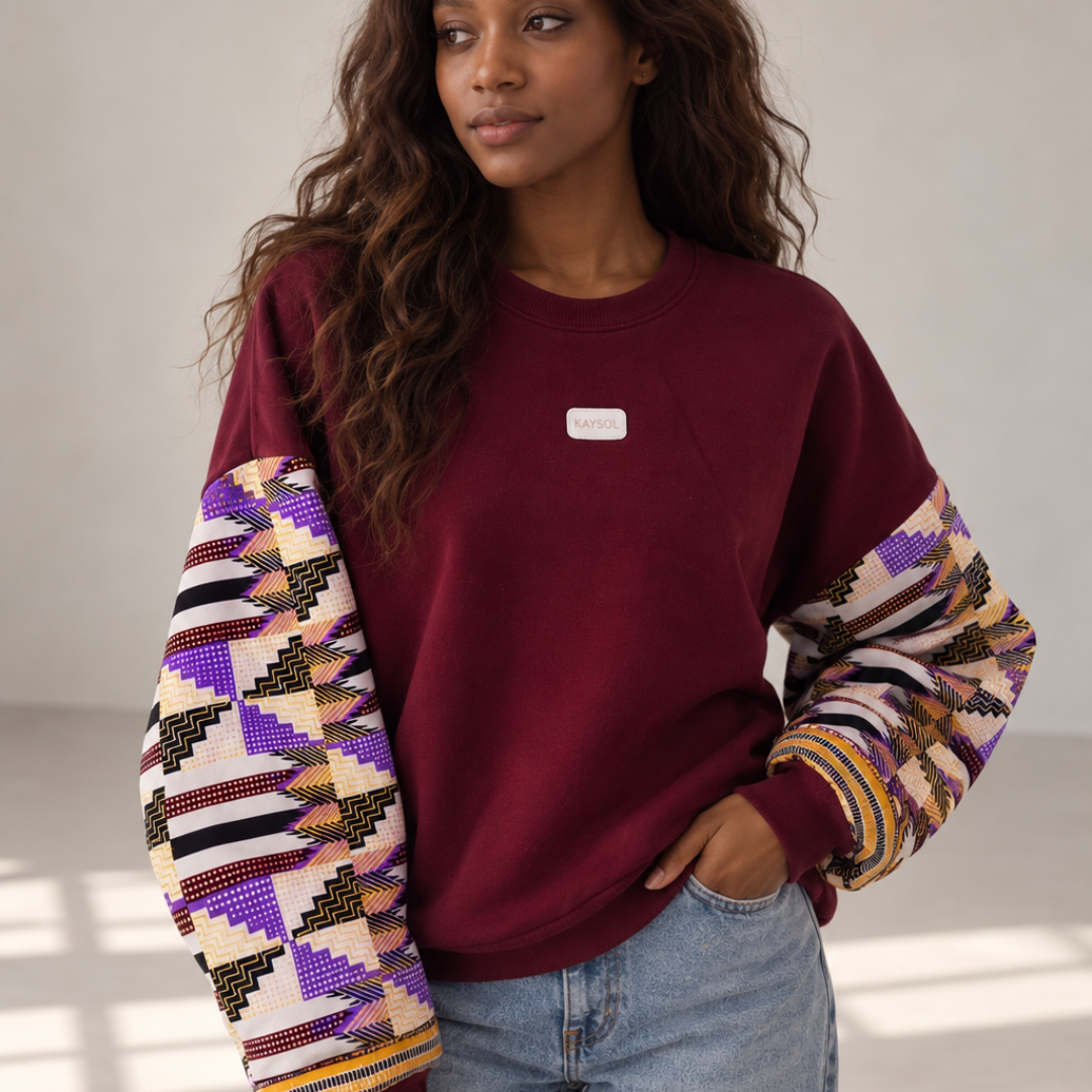 Damen-Sweatshirt mit Wax-Stoff / Bordeaux - Ärmel mit glitzerndem Bogolan-Muster / Neu