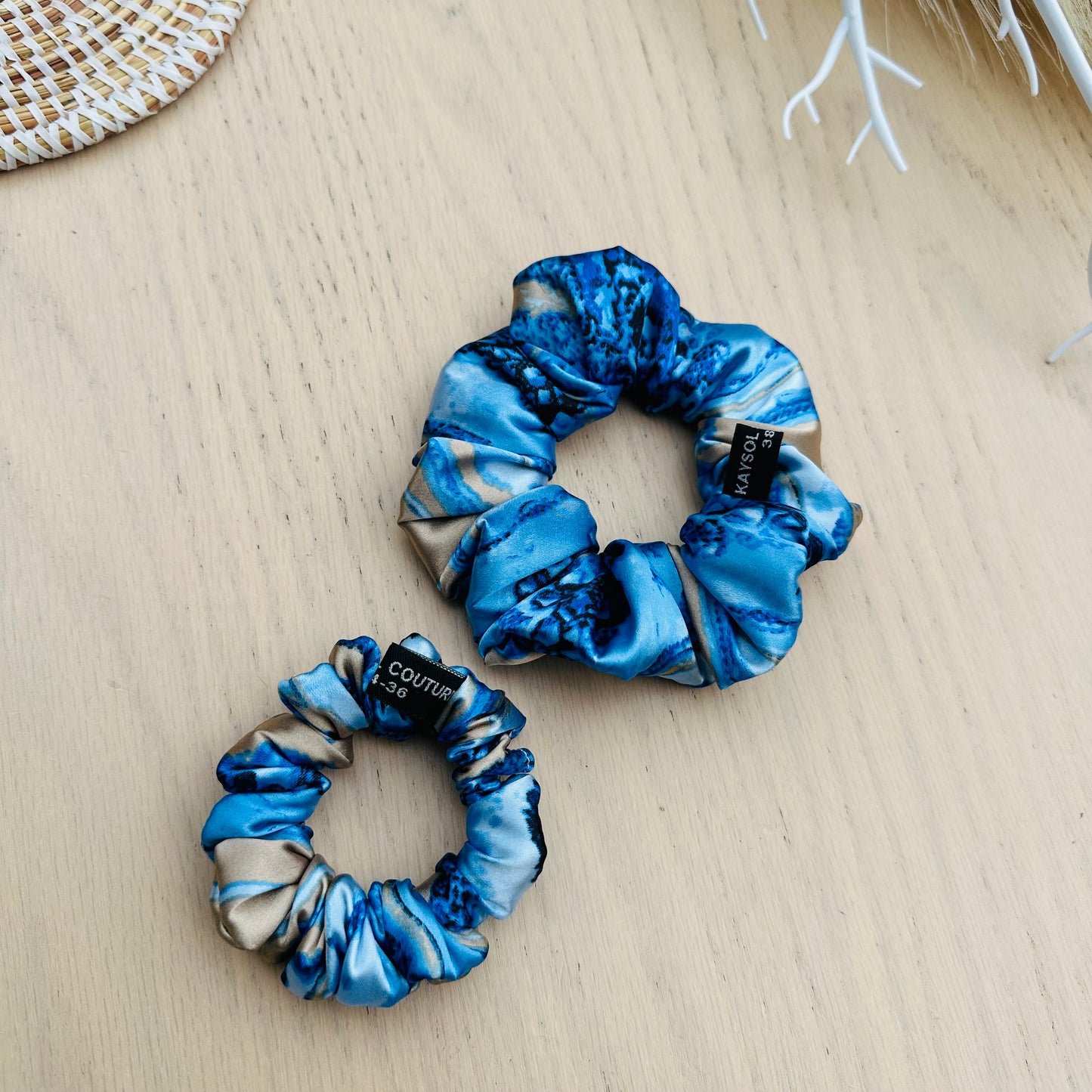 Duo Chouchous Satin bleu Premium – Taille XS & M - Touché Soie