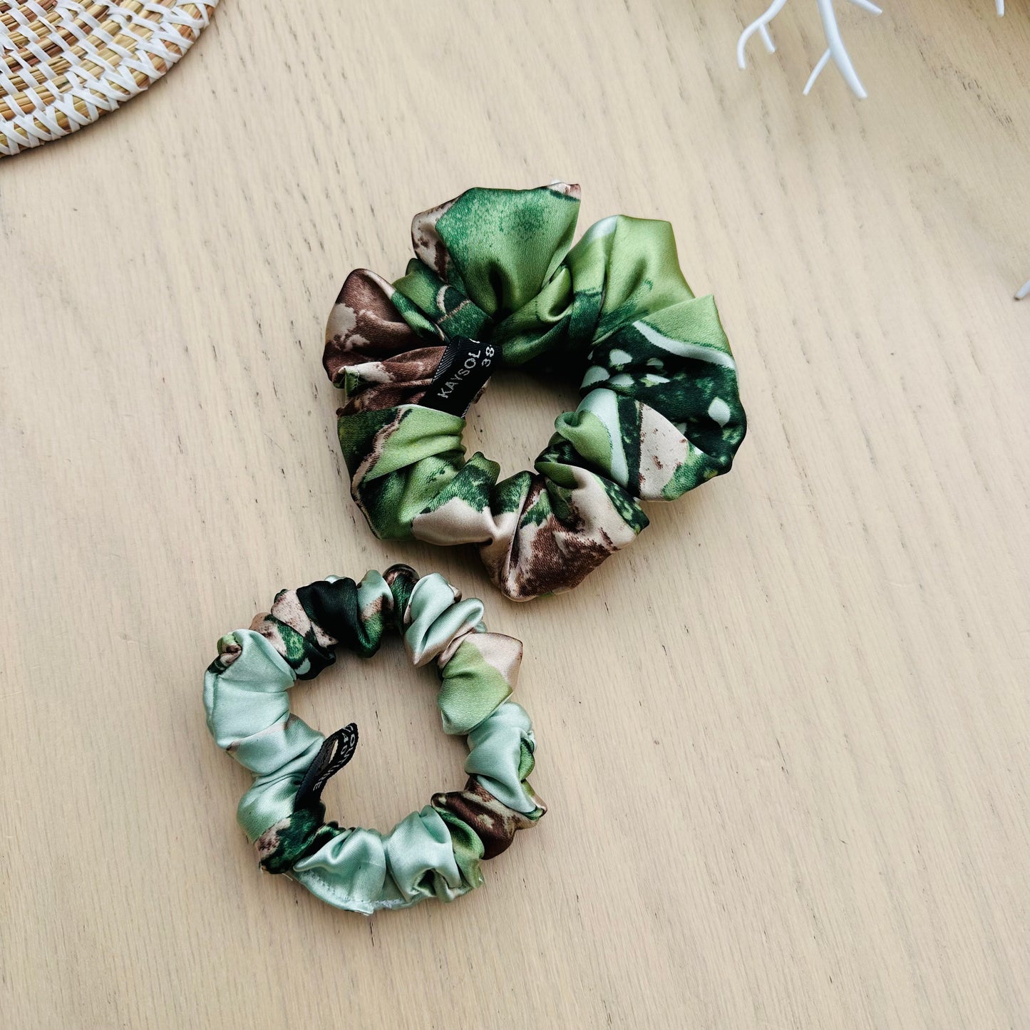 Duo de Chouchous Satin vert - Touché Soie - Satin premium – Taille XS & M