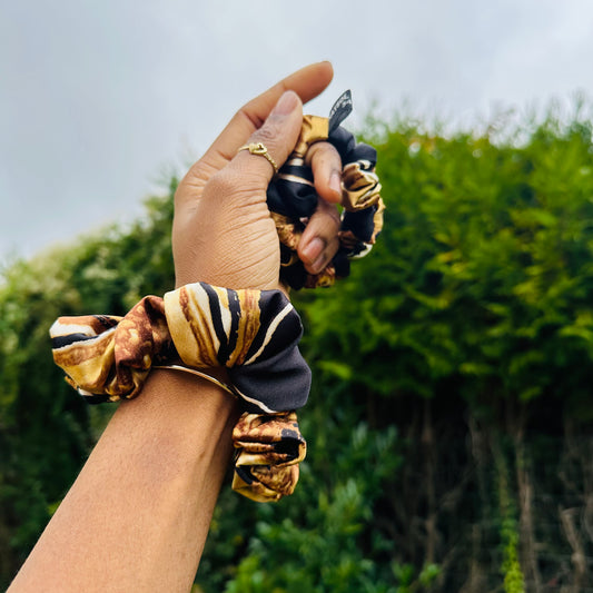 Duo de chouchous satin noir doré touche soie premium Kaysol Couture – Taille XS & M