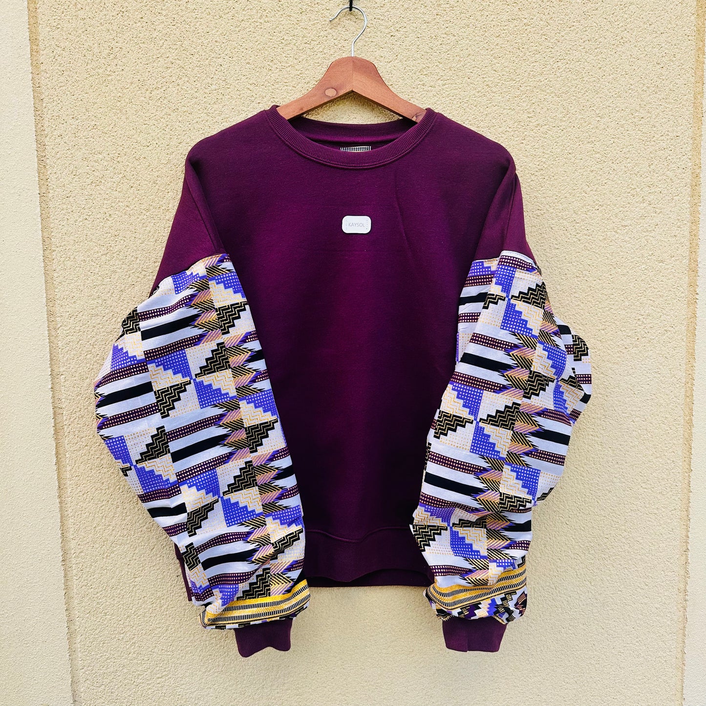 Women's brown sweatshirt - Sequined Bogolan batik sleeves