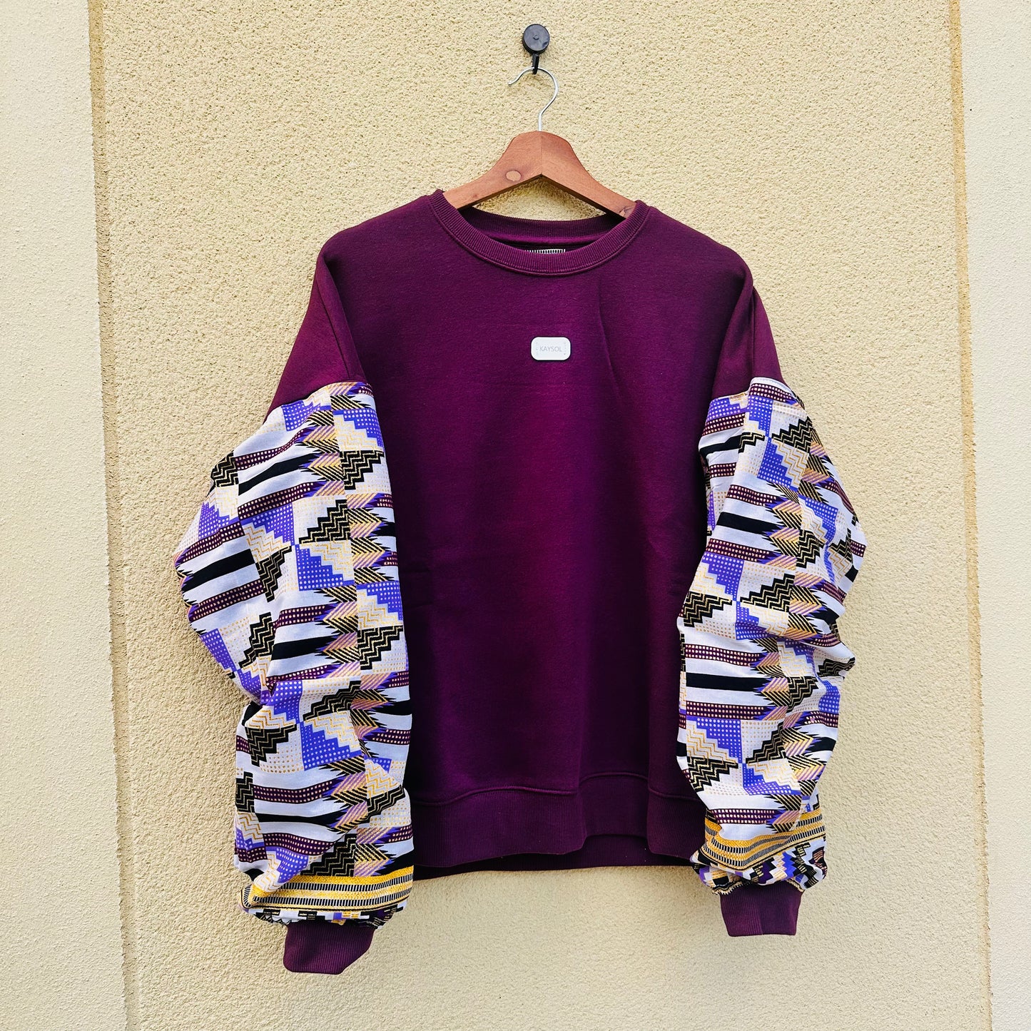 Women's brown sweatshirt - Sequined Bogolan batik sleeves