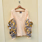 Afrikanisches Sweatshirt – V-Ausschnitt – beiger Hoodie – Bogolan
