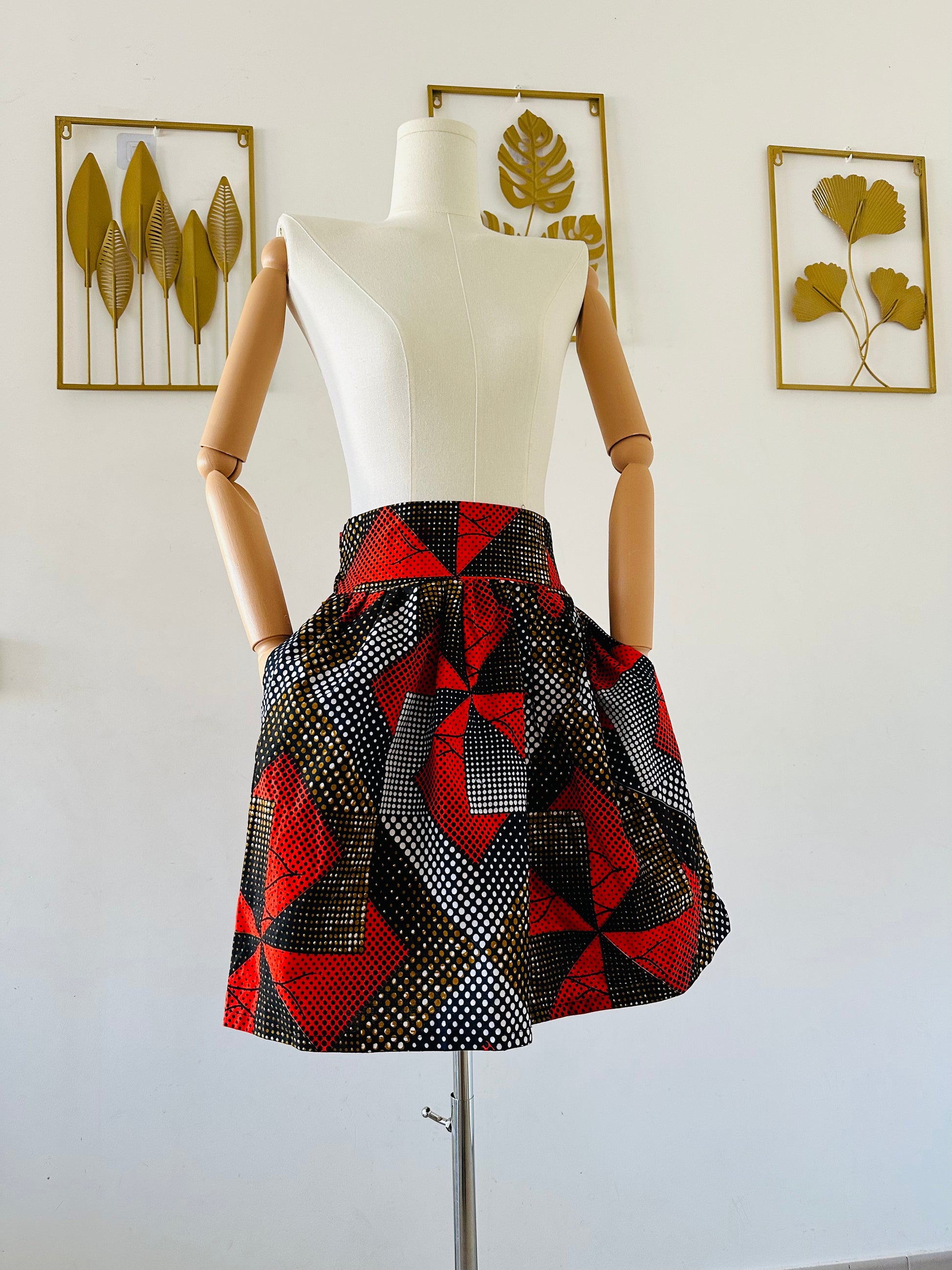 Jupe Taille haute en Wax rouge -  jupe africaine courte - tissu wax rouge - boutique mode africaine - cadeau style africain femme 