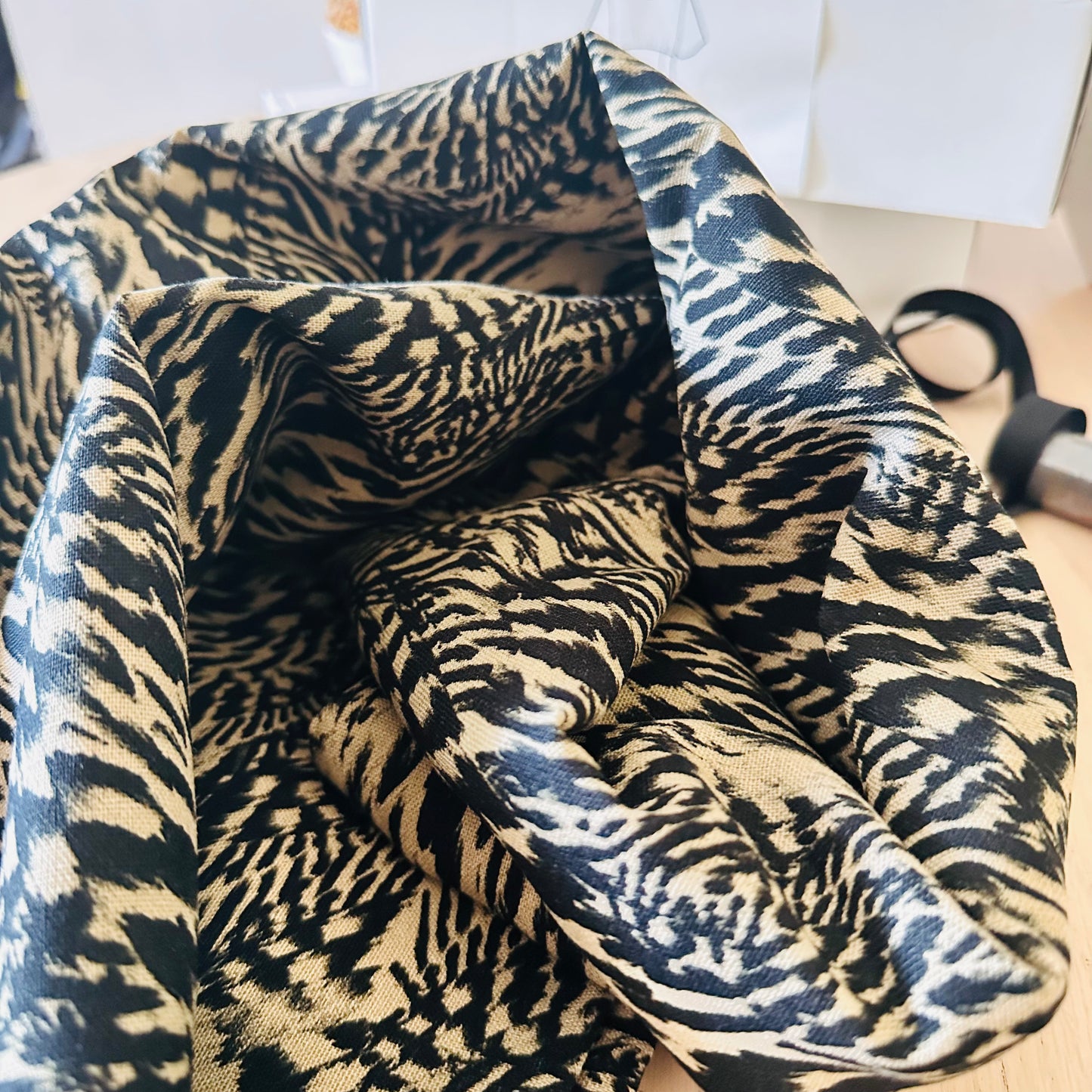 Tissu lin, Lin fluide, Coupon 3 mètres, Tissu motif animalier, Couture Kaysol Couture, Tissu naturel, Lin grande largeur.