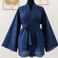 Kimono en Broderie Anglaise bleu marine – Veste en Broderie femme / Iconique