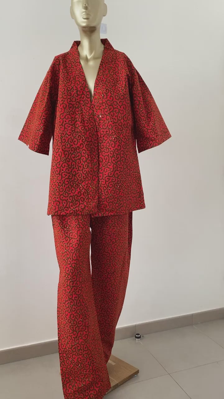 Ensemble en tissu africain rouge  -  kimono et pantalon 