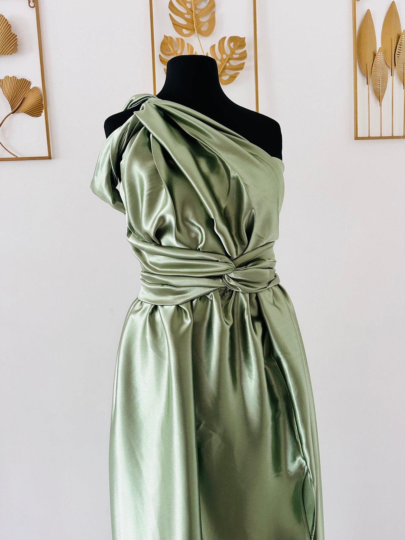 Robe demoiselle d’honneur vert sauge - Robe infinity en Satin vert - Kaysol Couture