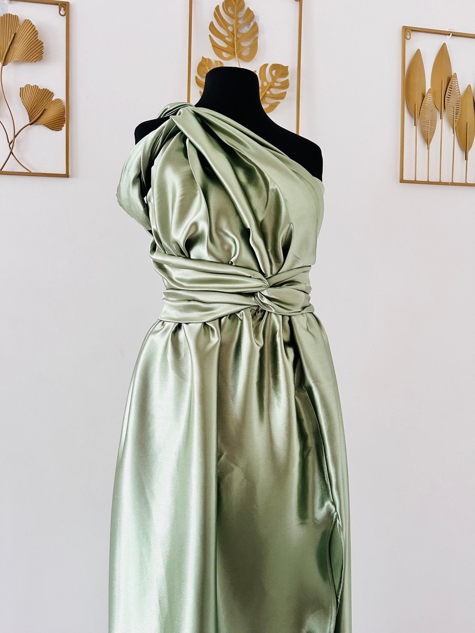 Robe demoiselle d’honneur vert sauge - Robe infinity en Satin vert - Kaysol Couture