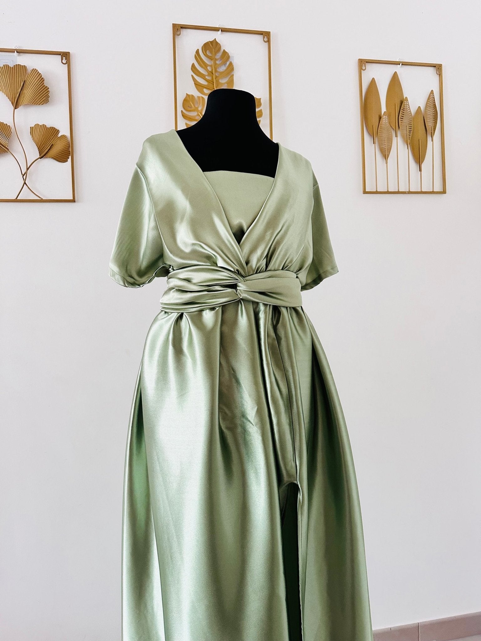 Robe demoiselle d'honneur vert sauge - Robe infinity en Satin vert – Kaysol  Couture