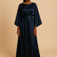 Robe Nayla longue en satin brillant coupe chauve-souris avec ceinture torsadée, idéale pour mariage, demoiselle d’honneur, cérémonie ou tenue Aïd – Kaysol Couture.
